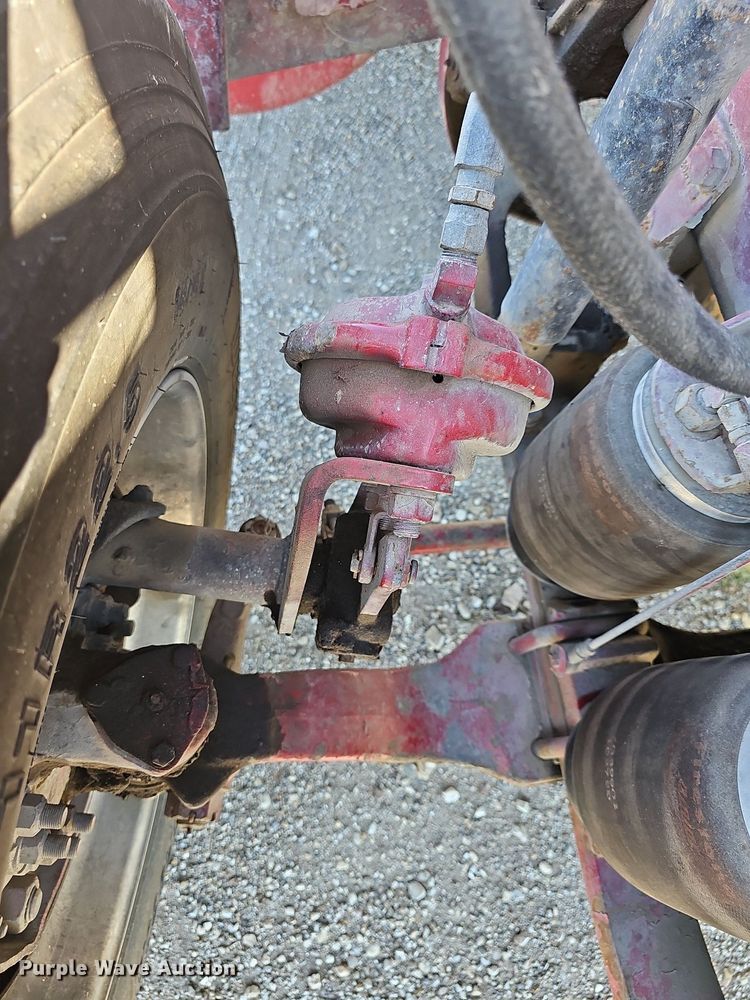 image for item DR5803 1992 Peterbilt 375  semi truck