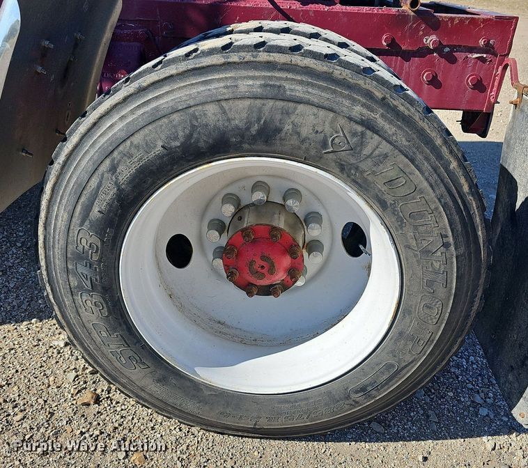 image for item DR5803 1992 Peterbilt 375  semi truck