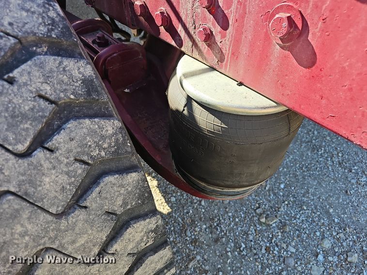 image for item DR5803 1992 Peterbilt 375  semi truck