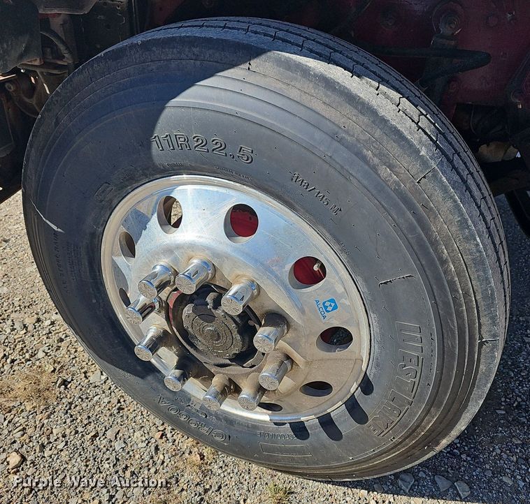 image for item DR5803 1992 Peterbilt 375  semi truck