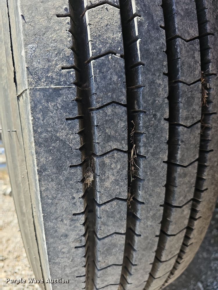 image for item DR5803 1992 Peterbilt 375  semi truck