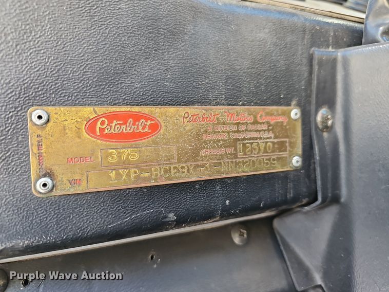 image for item DR5803 1992 Peterbilt 375  semi truck