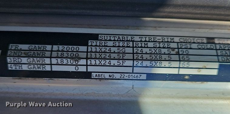 image for item DR5803 1992 Peterbilt 375  semi truck