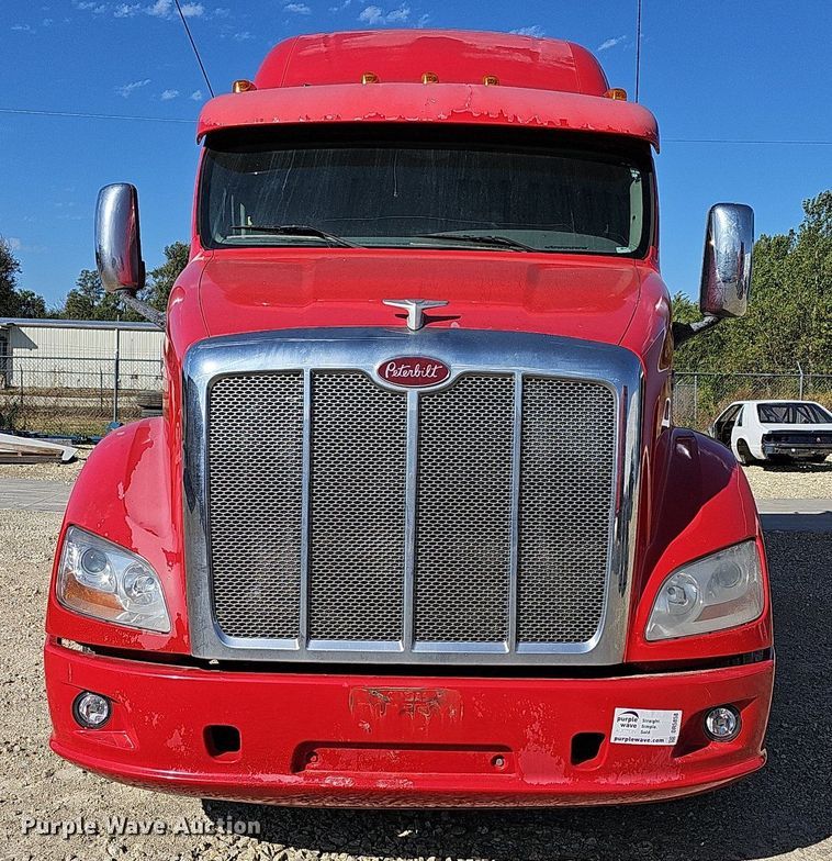 image for item DR5858 2012 Peterbilt 587  semi truck