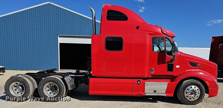 image for item DR5858 2012 Peterbilt 587  semi truck