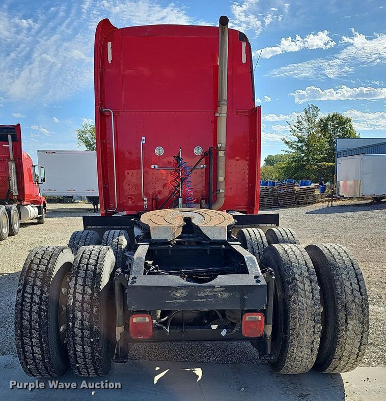 image for item DR5858 2012 Peterbilt 587  semi truck