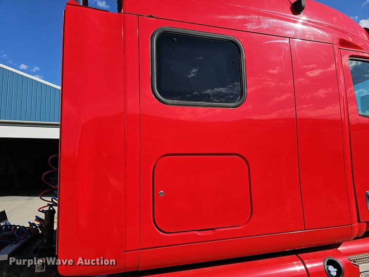 image for item DR5858 2012 Peterbilt 587  semi truck