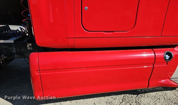 image for item DR5858 2012 Peterbilt 587  semi truck