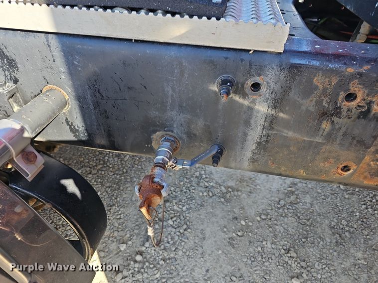 image for item DR5858 2012 Peterbilt 587  semi truck