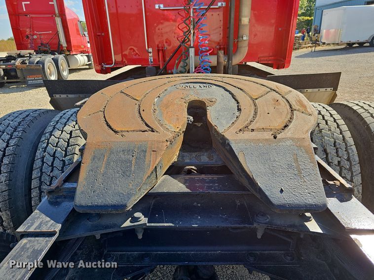 image for item DR5858 2012 Peterbilt 587  semi truck