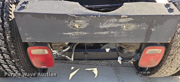 image for item DR5858 2012 Peterbilt 587  semi truck