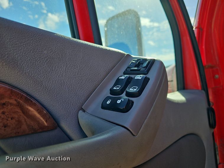 image for item DR5858 2012 Peterbilt 587  semi truck