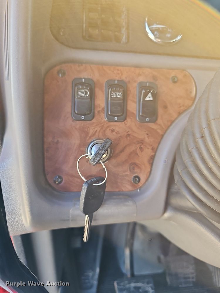 image for item DR5858 2012 Peterbilt 587  semi truck