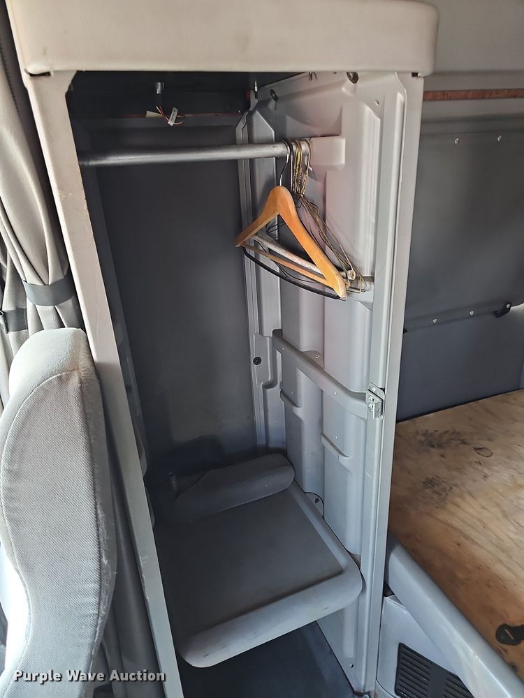 image for item DR5858 2012 Peterbilt 587  semi truck