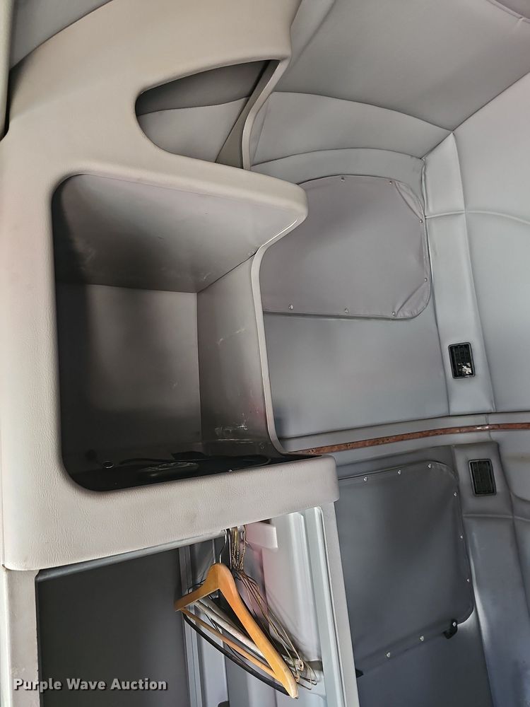 image for item DR5858 2012 Peterbilt 587  semi truck