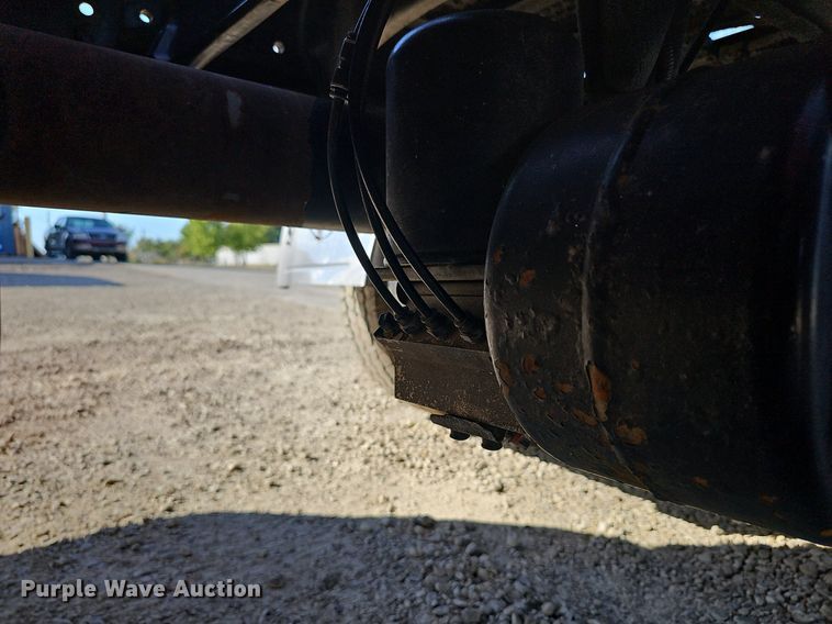 image for item DR5858 2012 Peterbilt 587  semi truck