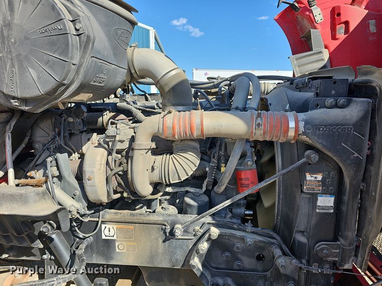 image for item DR5858 2012 Peterbilt 587  semi truck