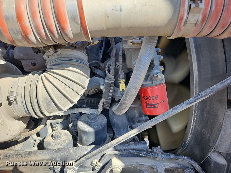 image for item DR5858 2012 Peterbilt 587  semi truck