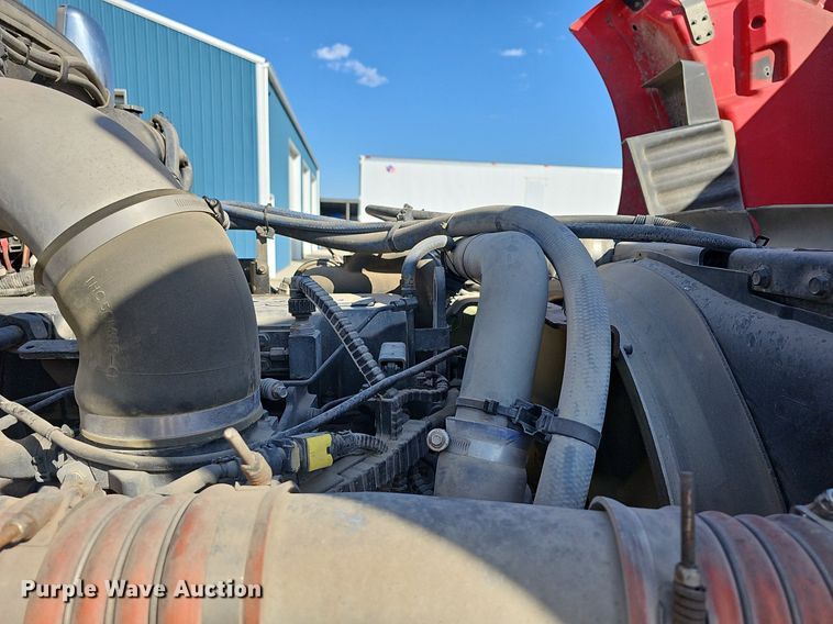 image for item DR5858 2012 Peterbilt 587  semi truck