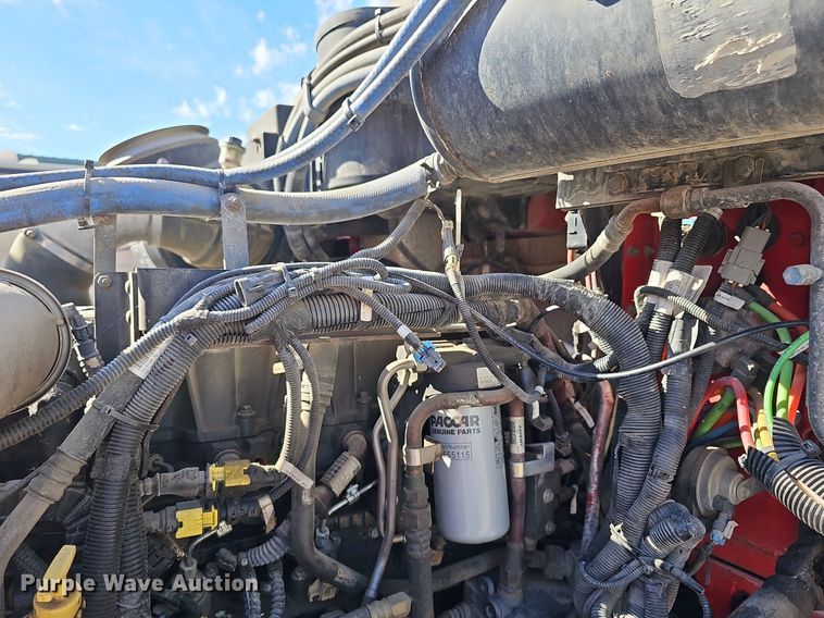 image for item DR5858 2012 Peterbilt 587  semi truck