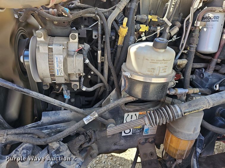 image for item DR5858 2012 Peterbilt 587  semi truck