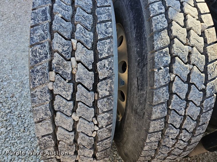 image for item DR5858 2012 Peterbilt 587  semi truck