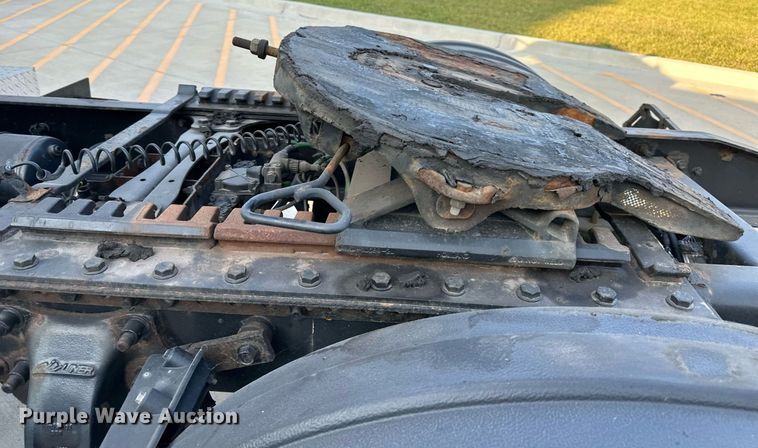 image for item DV1009 2013 Freightliner M2 semi truck