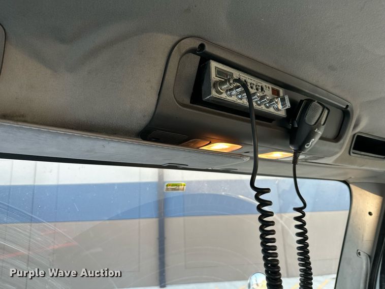 image for item DV1009 2013 Freightliner M2 semi truck