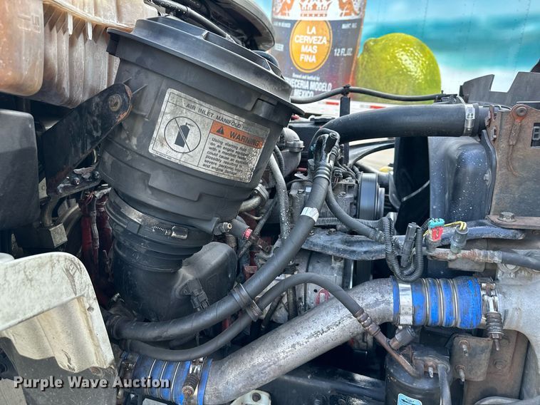 image for item DV1009 2013 Freightliner M2 semi truck