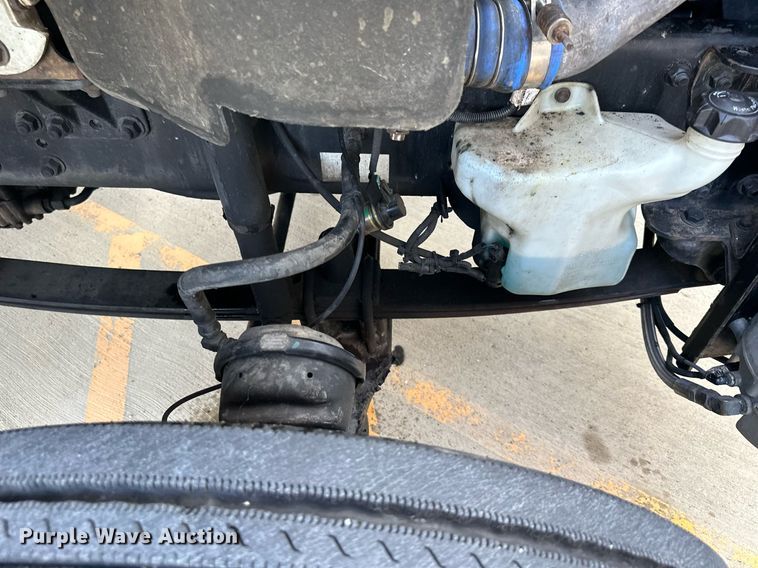 image for item DV1009 2013 Freightliner M2 semi truck