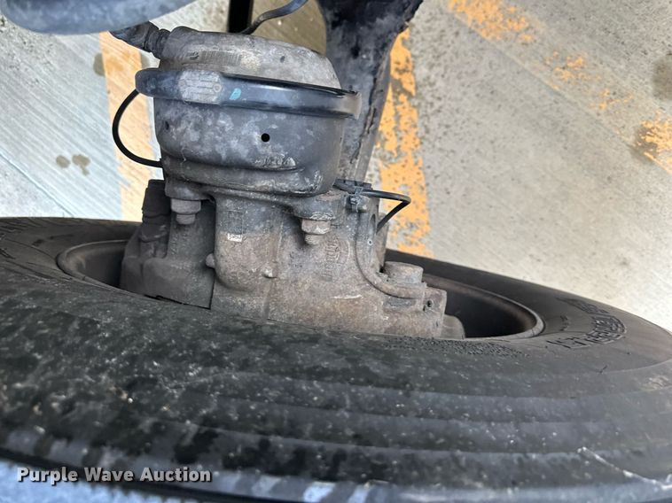 image for item DV1009 2013 Freightliner M2 semi truck