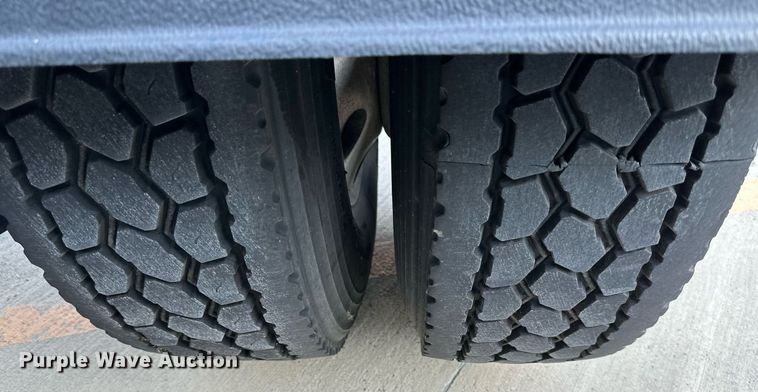 image for item DV1009 2013 Freightliner M2 semi truck