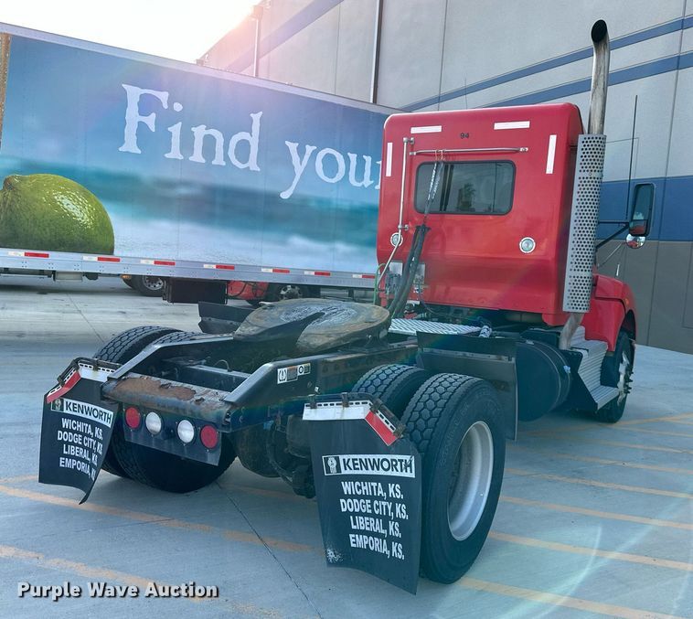 image for item DV1010 2016 Kenworth T400 semi truck