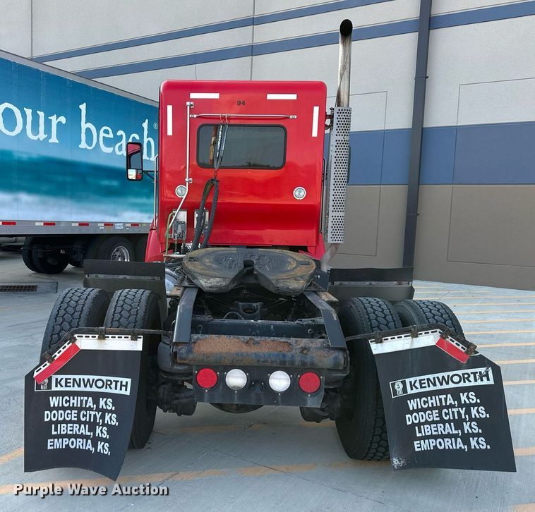 image for item DV1010 2016 Kenworth T400 semi truck