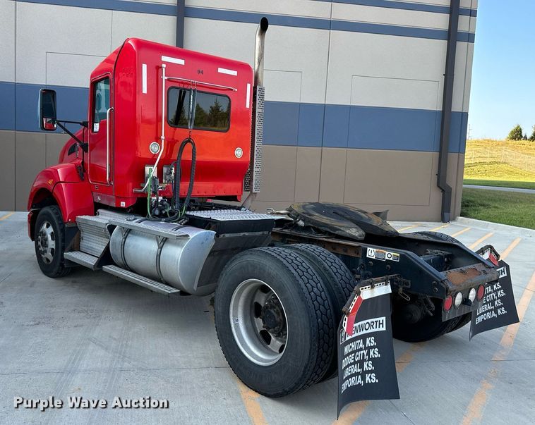 image for item DV1010 2016 Kenworth T400 semi truck