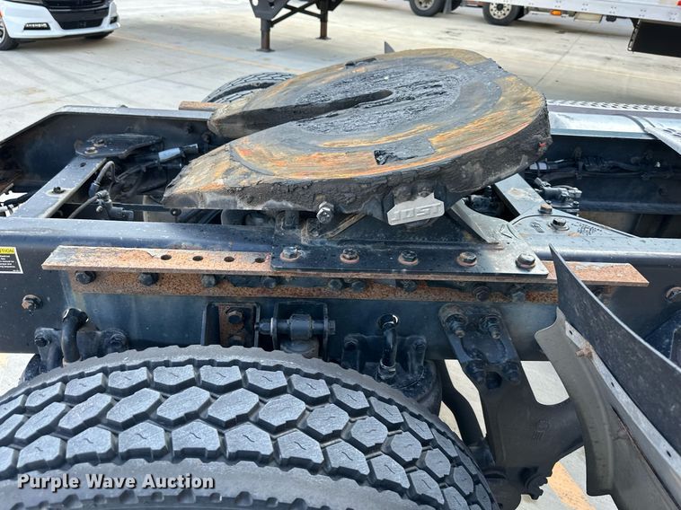 image for item DV1010 2016 Kenworth T400 semi truck