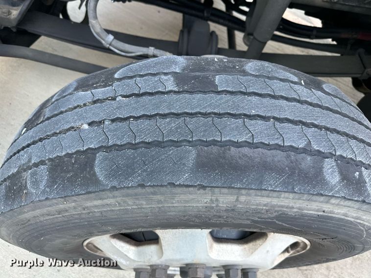 image for item DV1010 2016 Kenworth T400 semi truck