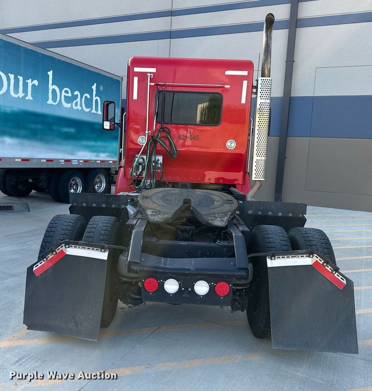 image for item DV1011 2016 Kenworth T400 semi truck