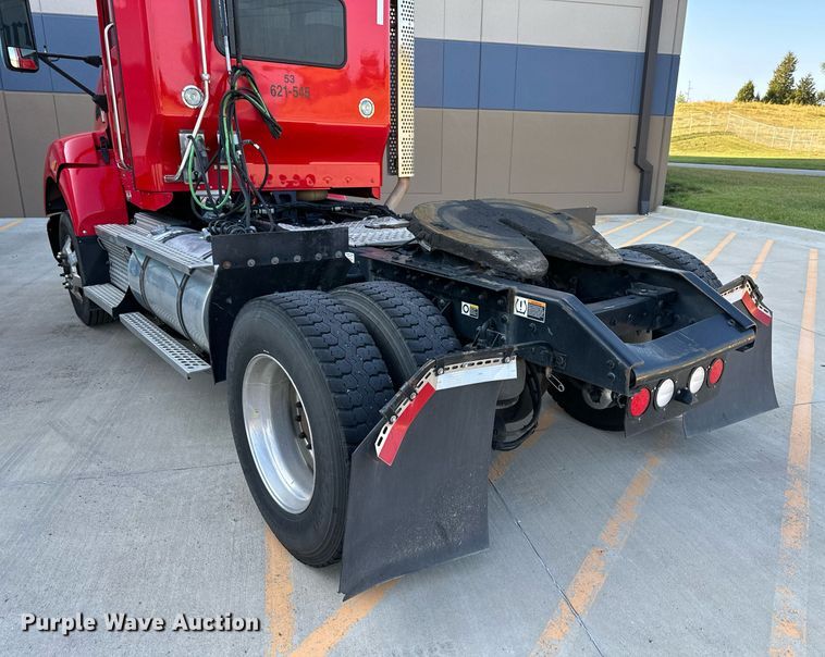 image for item DV1011 2016 Kenworth T400 semi truck