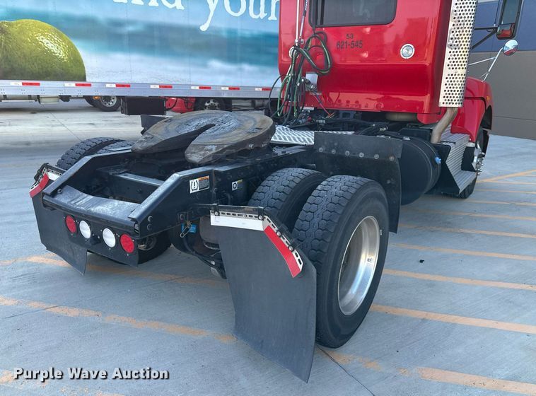 image for item DV1011 2016 Kenworth T400 semi truck