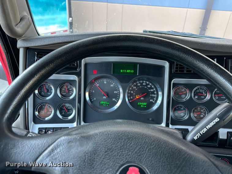 image for item DV1011 2016 Kenworth T400 semi truck