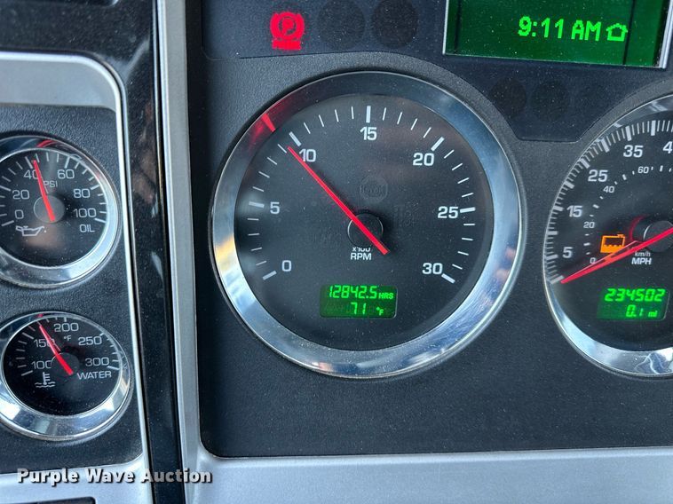 image for item DV1011 2016 Kenworth T400 semi truck