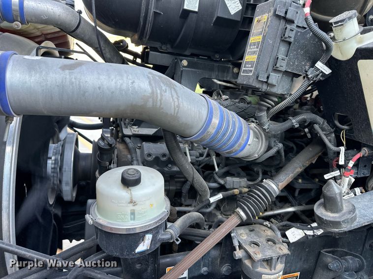 image for item DV1011 2016 Kenworth T400 semi truck