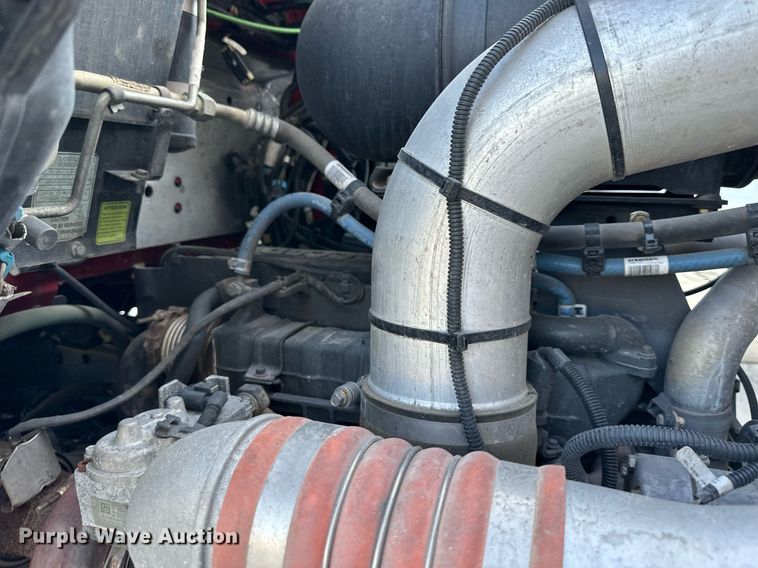 image for item DV1011 2016 Kenworth T400 semi truck