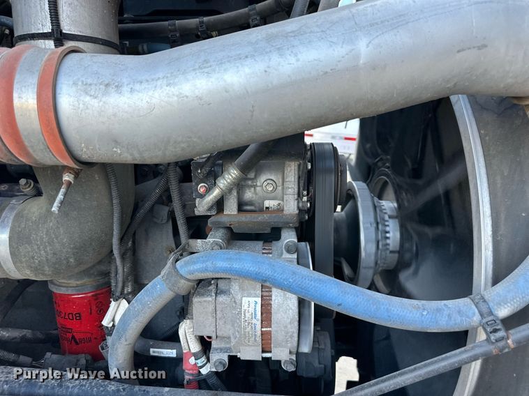 image for item DV1011 2016 Kenworth T400 semi truck