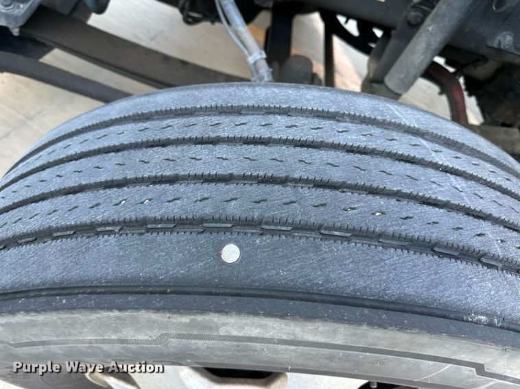 image for item DV1011 2016 Kenworth T400 semi truck