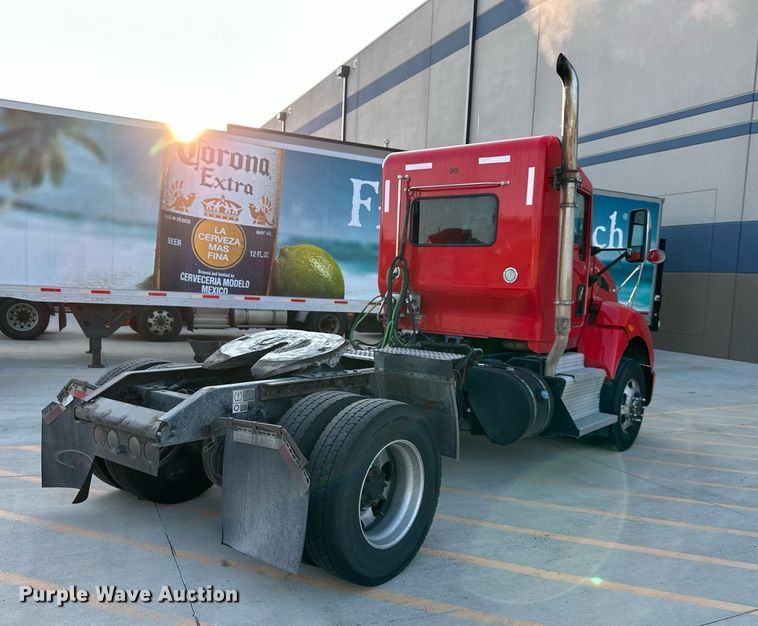 image for item DV1012 2016 Kenworth T400 semi truck