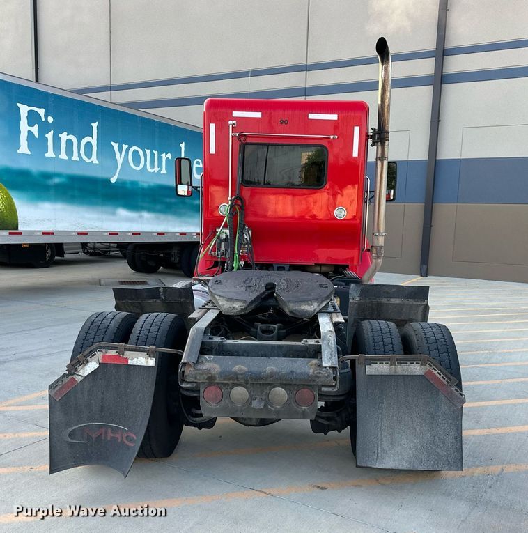 image for item DV1012 2016 Kenworth T400 semi truck