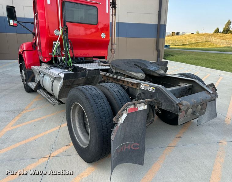 image for item DV1012 2016 Kenworth T400 semi truck