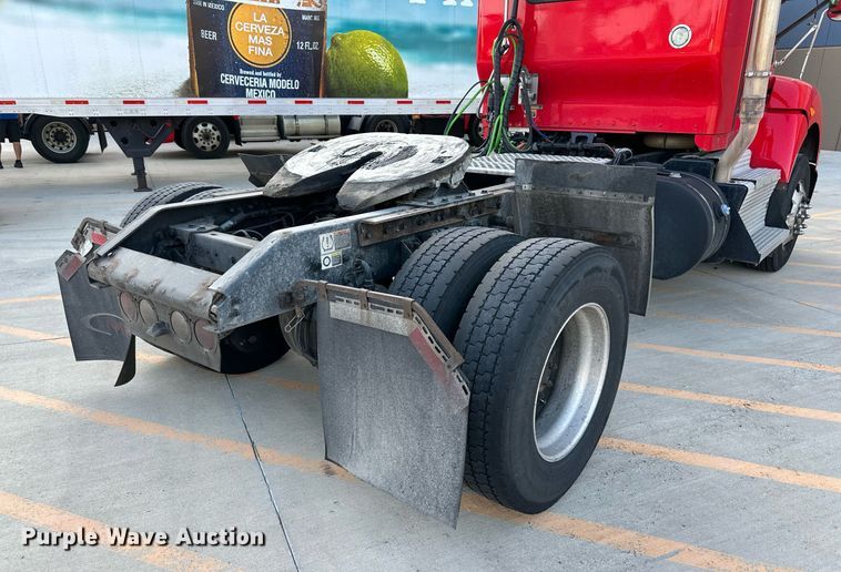 image for item DV1012 2016 Kenworth T400 semi truck